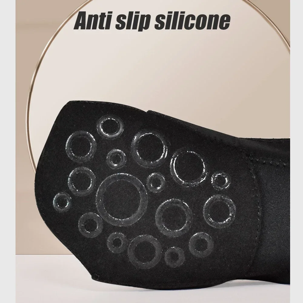 1 paire de chaussures de yoga  - Yoga Dance & Fitness Center Llc avis et prix